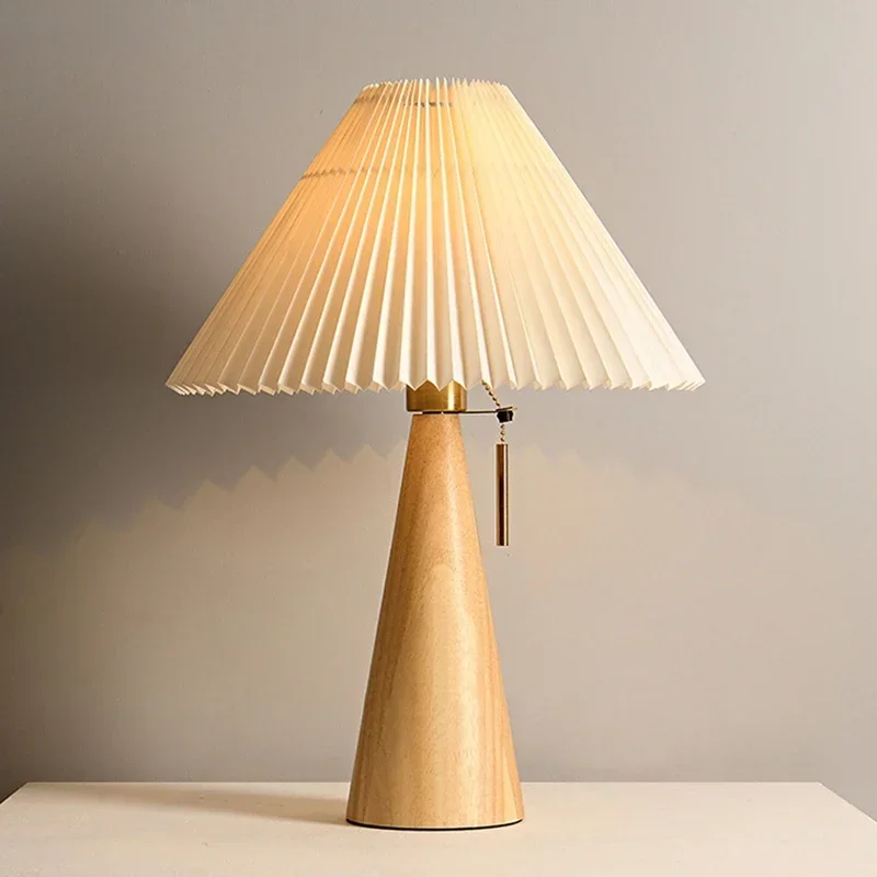 Retro Pleated Table Lamp Nordi - Solar Lamp recension och pris